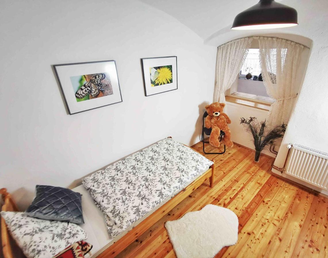 Ferienwohnung Himmelberg 80M2 In Der Altstadt Und Toll Fuer Familien Klagenfurt am Woerthersee Exterior photo