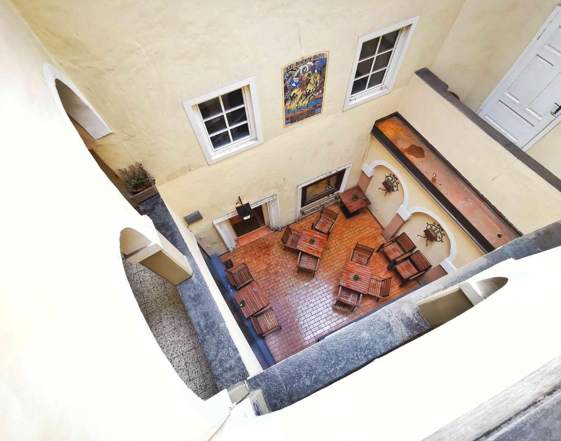 Ferienwohnung Himmelberg 80M2 In Der Altstadt Und Toll Fuer Familien Klagenfurt am Woerthersee Exterior photo